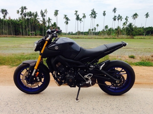 ขาย YAMAHA FZ-09 รถ  สภาพใหม่มาก วิ่ง 9,XXX โล สีเดิมทั้งคัน ไม่ล้ม ไม่มีชน ไม่มีแปะ
