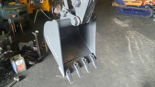 ขาย รถขุด KOMATSU รุ่น PC30UU-3- มือสองญี่ปุ่น แทรกเหล็ก อารม์ยืดได้ ทำงานไว คล่องตัวที่แคบ มือถือ/LINE ID : 0818753444