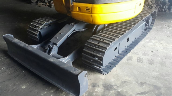 ขาย รถขุด KOMATSU รุ่น PC30UU-3- มือสองญี่ปุ่น แทรกเหล็ก อารม์ยืดได้ ทำงานไว คล่องตัวที่แคบ มือถือ/LINE ID : 0818753444