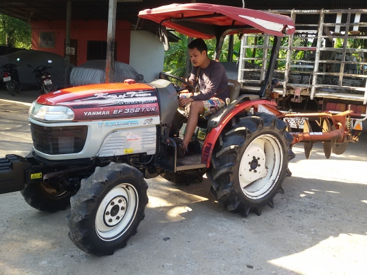 หาชื้อรถไถยันม่าร์EF352TLX เชิณมาหาเราครับ ผาน5หนึ่งอันสวยๆเดิมๆ พร้อมทะเบียนขายใน  ราคา175000บาท รถอยู่วังบัว คลองขลุง กำแพงเพชร    สนใจสอบุถามได้ที่081 3655997 อำพร  พาเจริญ  ราคาต่อรองได้อีกนะครับ