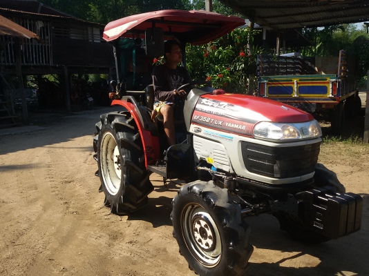 หาชื้อรถไถยันม่าร์EF352TLX เชิณมาหาเราครับ ผาน5หนึ่งอันสวยๆเดิมๆ พร้อมทะเบียนขายใน  ราคา175000บาท รถอยู่วังบัว คลองขลุง กำแพงเพชร    สนใจสอบุถามได้ที่081 3655997 อำพร  พาเจริญ  ราคาต่อรองได้อีกนะครับ