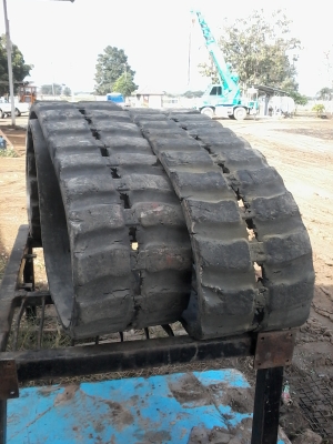 ขายแทรคยางสำหรับรถ PC40-7, PC50 UU-2