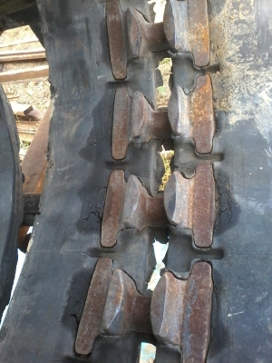 ขายแทรคยางสำหรับรถ PC40-7, PC50 UU-2