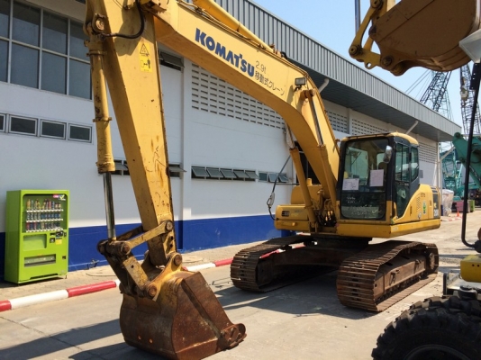 Komatsu PC200-7 SN: 256005 ปี 2007 สภาพสวยนำเข้าจากญี่ปุ่น ถึงไทยแล้วครับ