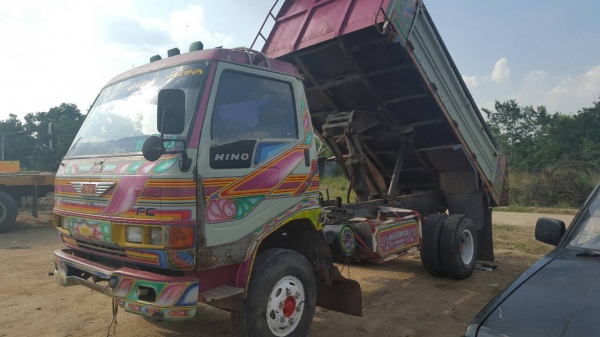 รถหกล้อดั้ม hino FB เครื่อง12แรง ช่วงล่างFพวงมาลัยเพาเวอร ภาษีไม่ขาดเล่มทะเบียนชุดโอนครบ รถหกล้อดั้ม hino FB เครื่อง12แรง ช่วงล่างFพวงมาลัยเพาเวอร ภาษีไม่ขาดเล่มทะเบียนชุดโอนครบ