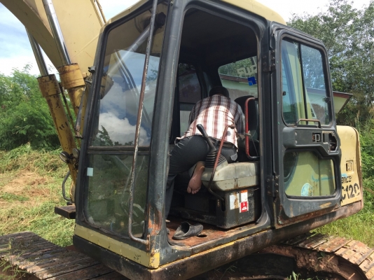 ขายรถแบคโฮ KOMATSU PC120-6 เอกสารเล่มทะเบียน ระบบไฟเต็ม ราคา 750000