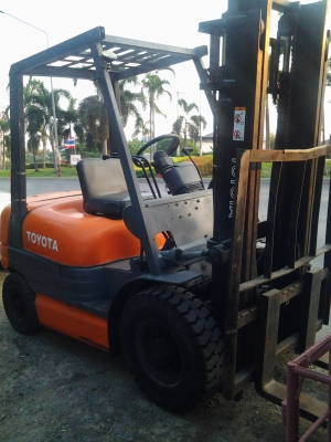 ฟอร์คลิฟต์ TOYOTA FD25 รุ่น6 สภาพนางฟ้า ลงงานหนักสบาย พร้อมใช้งาน