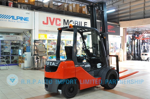 ขายรถโฟล์คลิฟท์มือสอง TOYOTA รุ่น 8FD25-19652 ราคา xxx,xxx บาท นำเข้าจากประเทศญี่ปุ่น 100\% ไม่เคยใช้งานในไทย