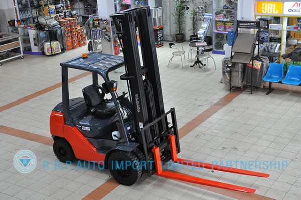 ขายรถโฟล์คลิฟท์มือสอง TOYOTA รุ่น 8FD25-19652 ราคา xxx,xxx บาท นำเข้าจากประเทศญี่ปุ่น 100\% ไม่เคยใช้งานในไทย