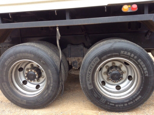 ขายดาวน์รถ22ล้อดั้มพ์ ISUZU MP1FXZ7778T เครื่อง360แรงม้ากับหางSMM ปี57 สนใจโทร 081-970-1072