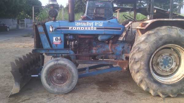 ฝากขายรถไถFORD รุ่น6600 เสื้อลาย แท้เต็มคันเดิมพร้อมใช้งานเอกสารเล่มทะเบียน