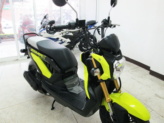 (โอนฟรี) ขาย Zoomer-X ปี 2015 รถ 5 เดือน ไมล์แท้ 5379 กม เครื่องหัวฉีดประหยัดน้ำมัน  สีเหลือง ดำ