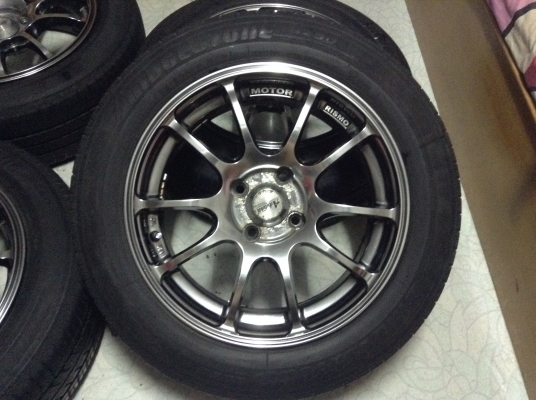 แม็กขอบ 15 นิ้ว 4 รู 100 พร้อมยางดอกลึกๆพร้อมใช้