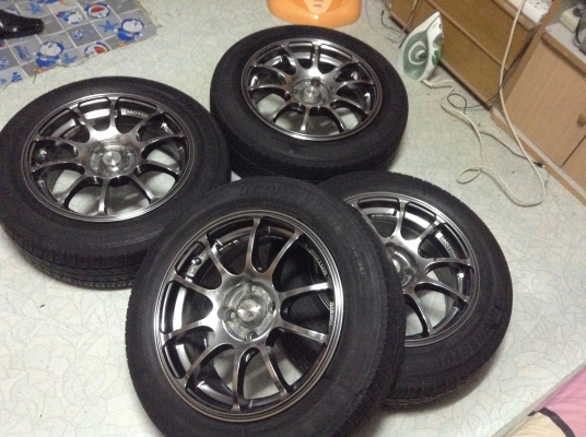 แม็กขอบ 15 นิ้ว 4 รู 100 พร้อมยางดอกลึกๆพร้อมใช้