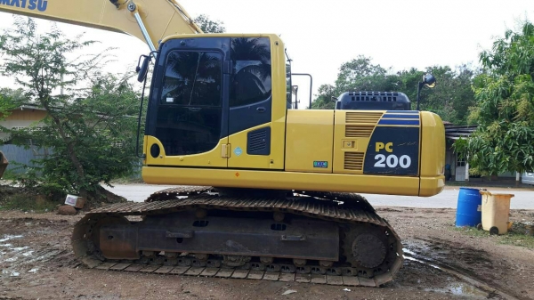 ขายรถแบคโฮ KOMATSU PC200-8 ซีเรียล 353977 ไมล์ 8465 ชม.ราคา 1950000
