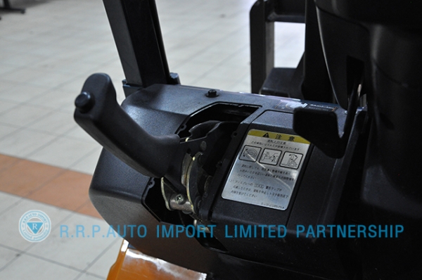 ขายรถโฟล์คลิฟท์มือสอง TOYOTA รุ่น 7FG20-10301 ราคา 235,000 บาท สภาพเดิมจากญี่ปุ่นจากประเทศญี่ปุ่น ไม่เคยใช้งานในไทย