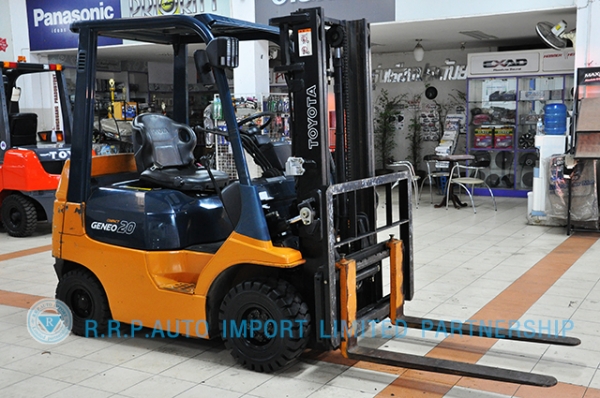 ขายรถโฟล์คลิฟท์มือสอง TOYOTA รุ่น 7FG20-10301 ราคา 235,000 บาท สภาพเดิมจากญี่ปุ่นจากประเทศญี่ปุ่น ไม่เคยใช้งานในไทย