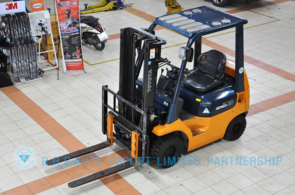 ขายรถโฟล์คลิฟท์มือสอง TOYOTA รุ่น 7FG20-10301 ราคา 235,000 บาท สภาพเดิมจากญี่ปุ่นจากประเทศญี่ปุ่น ไม่เคยใช้งานในไทย