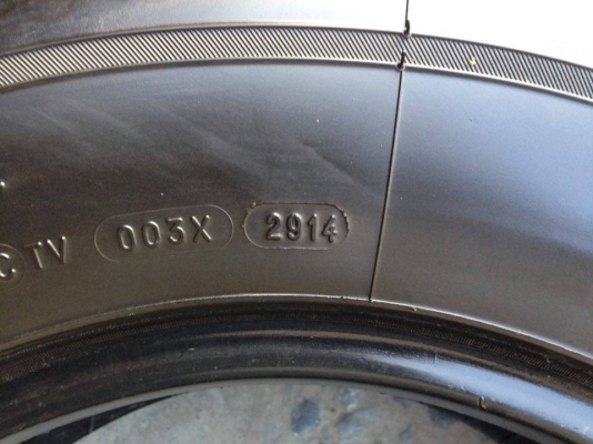 ยาง MICHELIN XCD 215 R 15 ปี 14 2 เส้น 2800 สภาพสวยๆดอกยางนิ่มๆไม่บวมเอาไปวิ่งกันยาวๆราคาเบาๆค่ะ