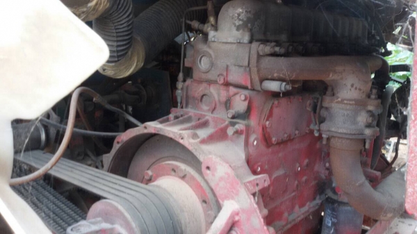 ขาย 125.000บาท รถเกี่ยวข้าวรองกระสอบ ไทยเจริญการช่างHo7c เครื่องฮีโน่185แรง