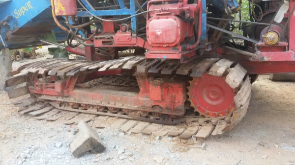 ขาย 125.000บาท รถเกี่ยวข้าวรองกระสอบ ไทยเจริญการช่างHo7c เครื่องฮีโน่185แรง