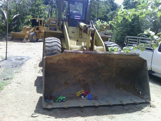 รถตัก KOMATSU  WA - 300.   สนใจติดต่อ  081 - 6079515