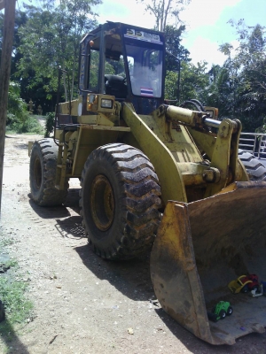 รถตัก KOMATSU  WA - 300.   สนใจติดต่อ  081 - 6079515