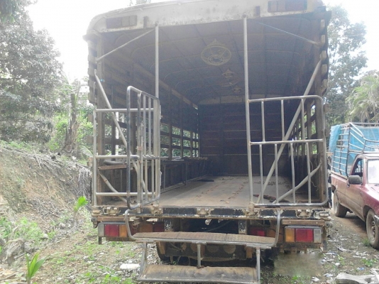 รถอีซูซุ 6 ล้อ ( ไม่ดั้ม ) 175 แรงม้า. ( รถประกอบ. )    สนใจติดต่อ  081 - 6079515