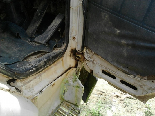 รถอีซูซุ 6 ล้อ ( ไม่ดั้ม ) 175 แรงม้า. ( รถประกอบ. )    สนใจติดต่อ  081 - 6079515