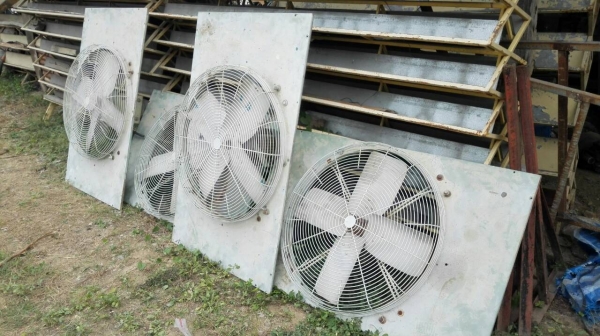 Sell>> พัดลมโรงงานขนาดใหญ่ ใบ 30" มอเตอร์ Mitsubishi Japan รุ่นทน 1 HP 380V. โครงสร้างแข็งแรงสภาพสวย!!