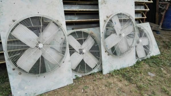 Sell>> พัดลมโรงงานขนาดใหญ่ ใบ 30" มอเตอร์ Mitsubishi Japan รุ่นทน 1 HP 380V. โครงสร้างแข็งแรงสภาพสวย!!