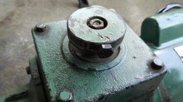 Sell>> มอเตอร์เกียร์ RINGCONE JAPAN 1/2 HP. ไฟบ้าน 220V. ปรับความเร็วรอบได้ที่หัวเกียร์ สภาพสวยวิ่งเงียบ หายากครับ!!