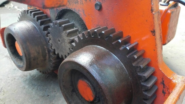 ==== SOLD ==== รอกโซ่ไฟฟ้า Black Bear YSS-300 ขนาด 3 ตัน.ไฟ 380V.โซ่ 10 m.พร้อมตัวเดินตรงรุ่น สภาพPR.95\%ดึงนิ่มพร้อมใช้!!