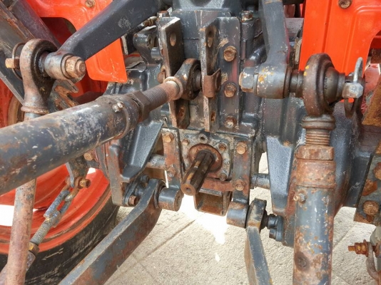 คูโบต้า L3008 4 WD ใบมีดตราช้าง ผาน 5 ช้าง ทำงาน 959 ชั่วโมง จดทะเบียน พ.ย.2556