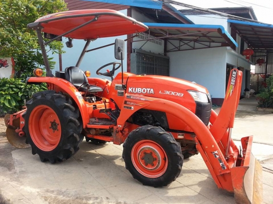 คูโบต้า L3008 4 WD ใบมีดตราช้าง ผาน 5 ช้าง ทำงาน 959 ชั่วโมง จดทะเบียน พ.ย.2556