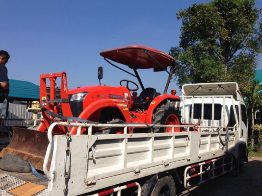 คูโบต้า L3008 4 WD ใบมีดตราช้าง ผาน 5 ช้าง ทำงาน 959 ชั่วโมง จดทะเบียน พ.ย.2556