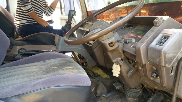 ขายรถมิตซูบิชิ (ไอ้หลง FN527M-A22580) 2เพลาดั๊ม กระบะเนียม เครื่อง 6D15 190 แรงม้า สภาพเดิม ไม่เคยเคลียสี ไม่เคยชน ไม่ผุ คัทซีสวย ราคา 600000