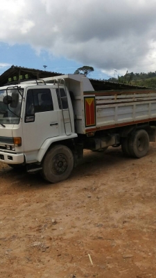 รถอีซูซุ 6 ล้อดั้ม FTR  เปลื่ยนเครื่อง 195 แรงม้า.    สนใจติดต่อ  081 - 6079515