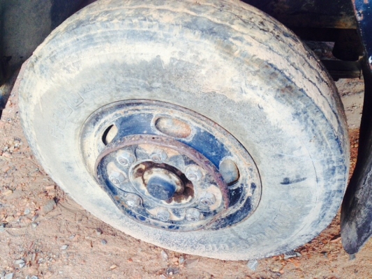 รถอีซูซุ 6 ล้อดั้ม FTR  เปลื่ยนเครื่อง 195 แรงม้า.    สนใจติดต่อ  081 - 6079515