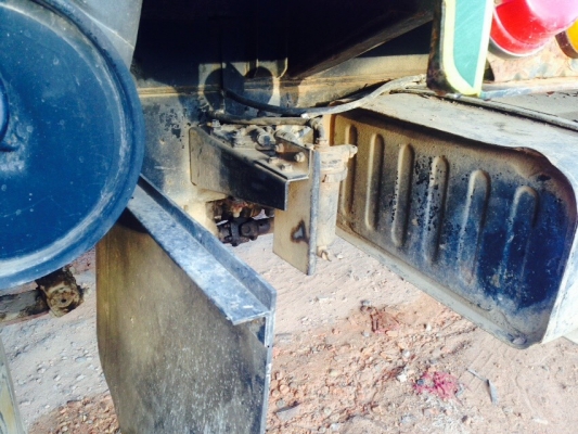 รถอีซูซุ 6 ล้อดั้ม FTR  เปลื่ยนเครื่อง 195 แรงม้า.    สนใจติดต่อ  081 - 6079515