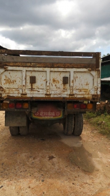 รถอีซูซุ 6 ล้อดั้ม FTR  เปลื่ยนเครื่อง 195 แรงม้า.    สนใจติดต่อ  081 - 6079515