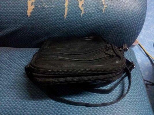 ขายกระเป๋าหนังแท้สะพายข้าง ใบเล็ก