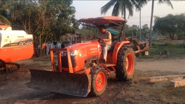 รถไถ KUBOTA L4708 (ราคา3ุ68,000 บาท) มีภาพวีดีโอ เครื่องดี สภาพสวยเดิมๆ อายุการใช้งาน 901 พร้อมอุปกร