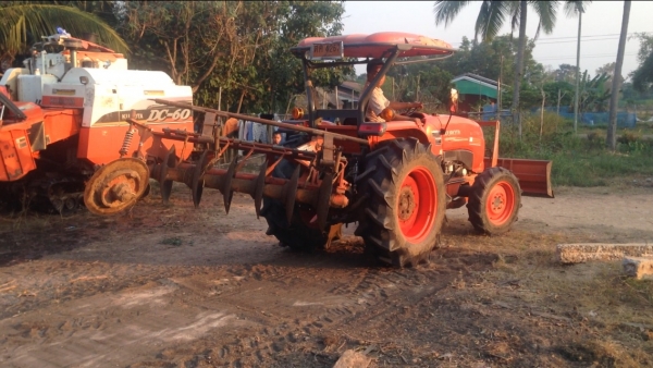 รถไถ KUBOTA L4708 (ราคา3ุ68,000 บาท) มีภาพวีดีโอ เครื่องดี สภาพสวยเดิมๆ อายุการใช้งาน 901 พร้อมอุปกร