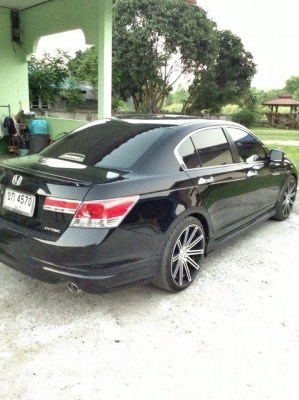 ขายด่วน HONDA Accord สีดำ ปี2011 เครื่อง2000 ตัวท๊อป เกียร์ออโต้ ราคา 600,000 สนใจติดต่อ 085-6843108