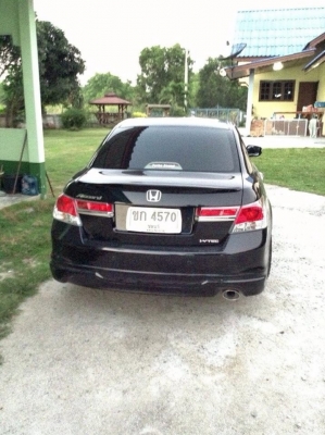 ขายด่วน HONDA Accord สีดำ ปี2011 เครื่อง2000 ตัวท๊อป เกียร์ออโต้ ราคา 600,000 สนใจติดต่อ 085-6843108