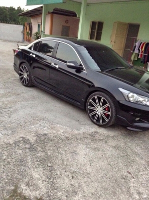 ขายด่วน HONDA Accord สีดำ ปี2011 เครื่อง2000 ตัวท๊อป เกียร์ออโต้ ราคา 600,000 สนใจติดต่อ 085-6843108