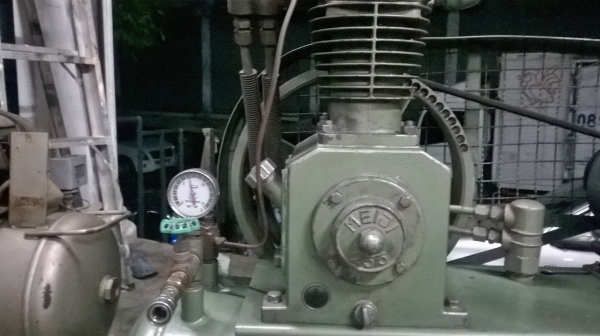 ขายถูกๆปั้มลมมือสองจากญี่ปุ่น MEIJI 5 แรง ถัง 130 ลิตร..ทดสอบเรียบร้อย ทุกระบบใช้งานได้ดีมากครับ