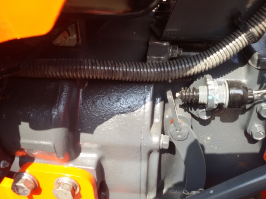 ปัญญาแทรคเตอร์..จัดมาให้ครับ ด่วน!!!คูโบต้า L3608 ใบมีดคานล่างFD163(จัดส่ง อ.คลองขลุง จ.กำแพงเพชร)