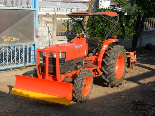 ขายอุปกรณ์ดันหน้า สำหรับ Kubota รุ่น45-47